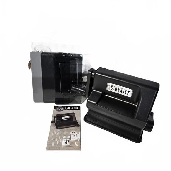 Sizzix Other - Tim Holtz Sizzix Die Cutting and Embossing Machine with 3 cutting pads